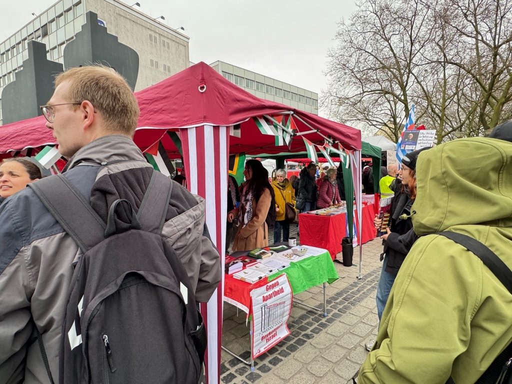 BDS auf dem Ostermarsch 2024 in Duisburg (Foto: Peter Ansmann)