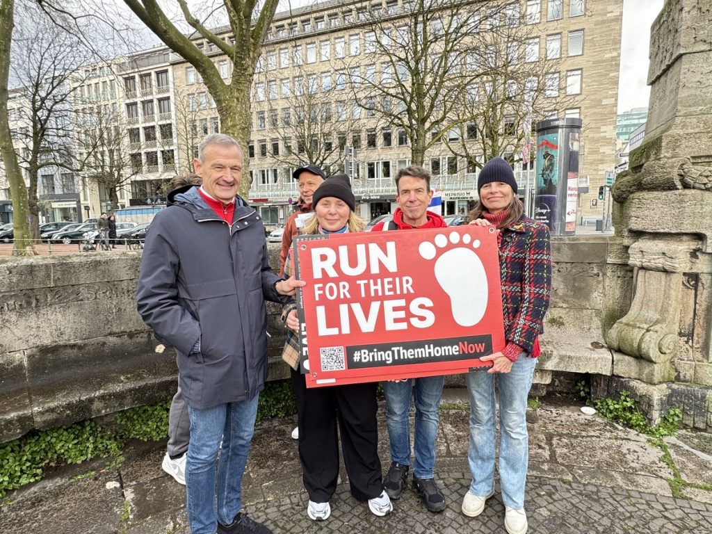 Jörg Lindner, Rivkah Young, Peter Wildanger, Eva Lindner - Run for Their Lives Düsseldorf (Foto: Peter Ansmann)