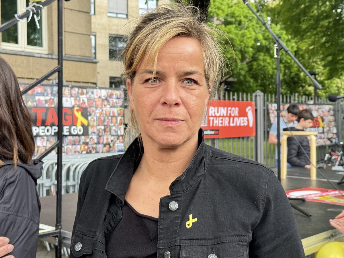 Mona Neubaur bei der Solidaritätskundgebung am 28. April 2024 in Düsseldorf