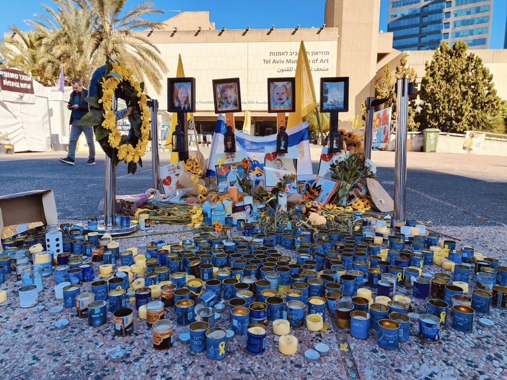 Gedenkstelle in Tel Aviv: Dass Terroristen fürs Morden noch belohnt werden, ist ein Tabubruch erster Güte. Foto: Till Oliver Becker