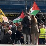 Für Mörder und Vergewaltiger auf der Straße: Die Apologoten des Terrors und der Barbarei in Düsseldorf (Foto: Peter Ansmann)