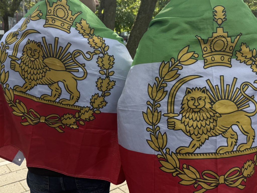 Iraner gegen das Mullah-Regime (Foto: Peter Ansmann)