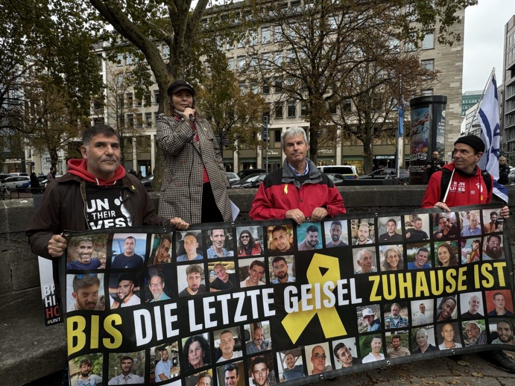 12.10.2025: Rede von Rivka Young (Foto: Peter Ansmann)