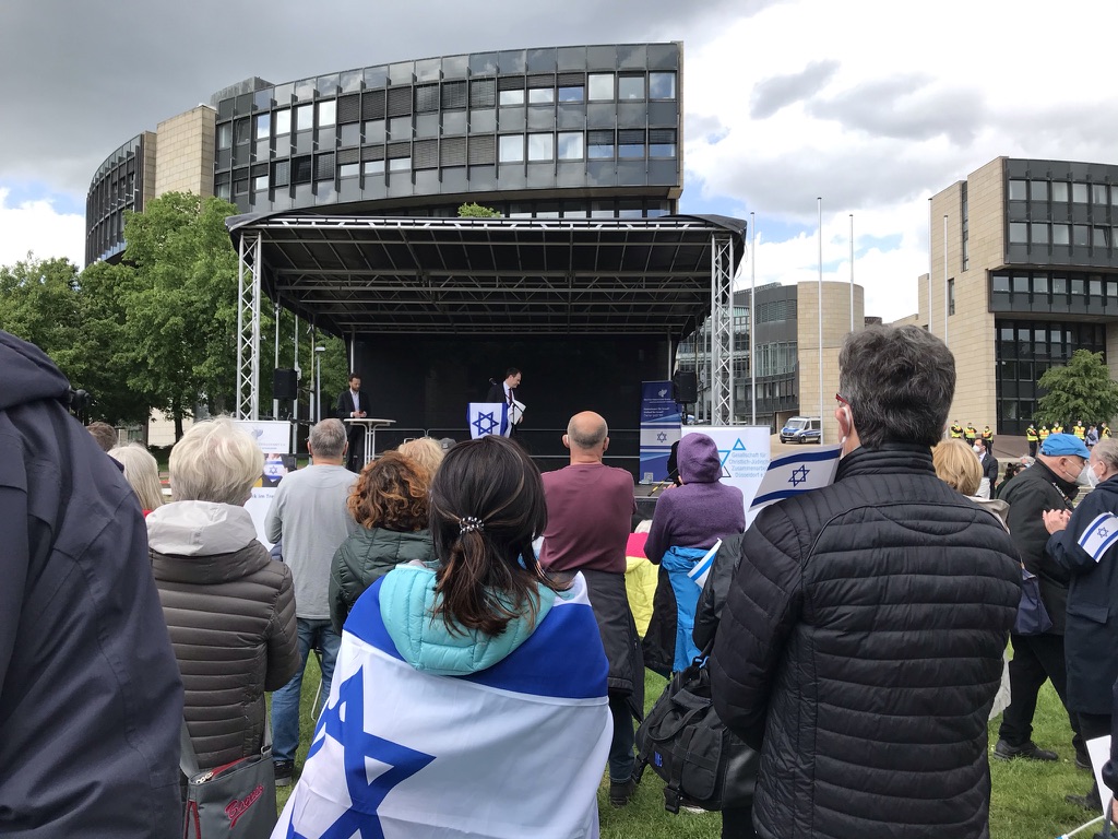 Israel-Solidaritätskundgebung vor dem NRW-Landtag in Düsseldorf, 21. Mai 2021.