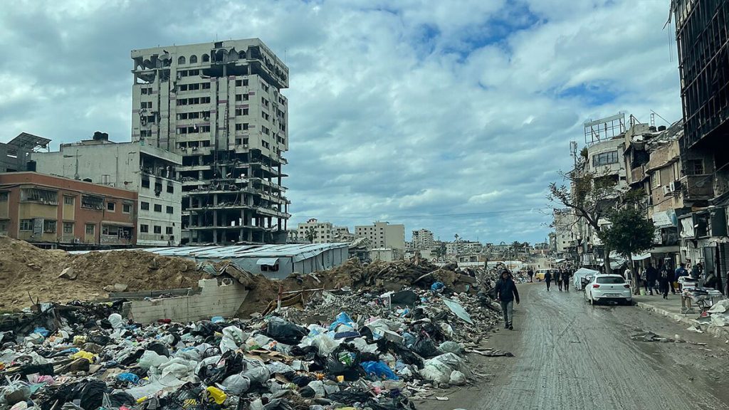 Kriegsschäden an der Omar-al-Mokhtar-Straße in Gaza-Stadt