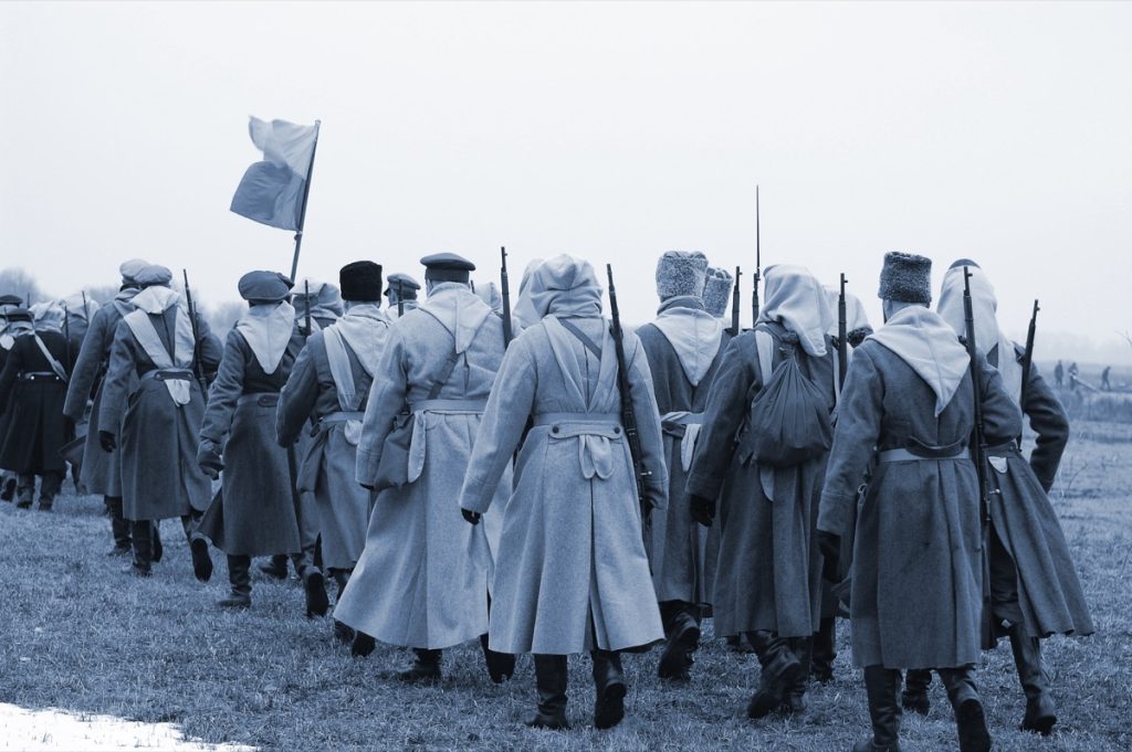 Teilnehmer einer historischen Nachstellung des russischen Bürgerkriegs in Kruty, Ukraine, am 1. Februar 2008.